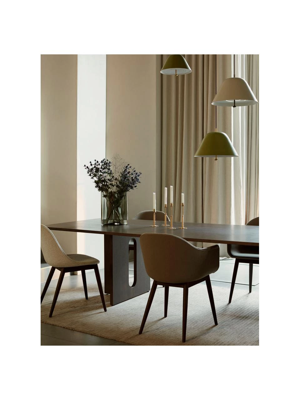 Menu Esstisch Androgyne mit Eichenfurnier, dunkel gebeizt, in verschiedenen Größen, B 210 x T 100 cmNur noch wenige verfügbar 4 Menu Esstisch Androgyne mit Eichenfurnier, dunkel gebeizt, in verschiedenen Größen, B 210 x T 100 cmNur noch wenige verfügbar – Bild 2