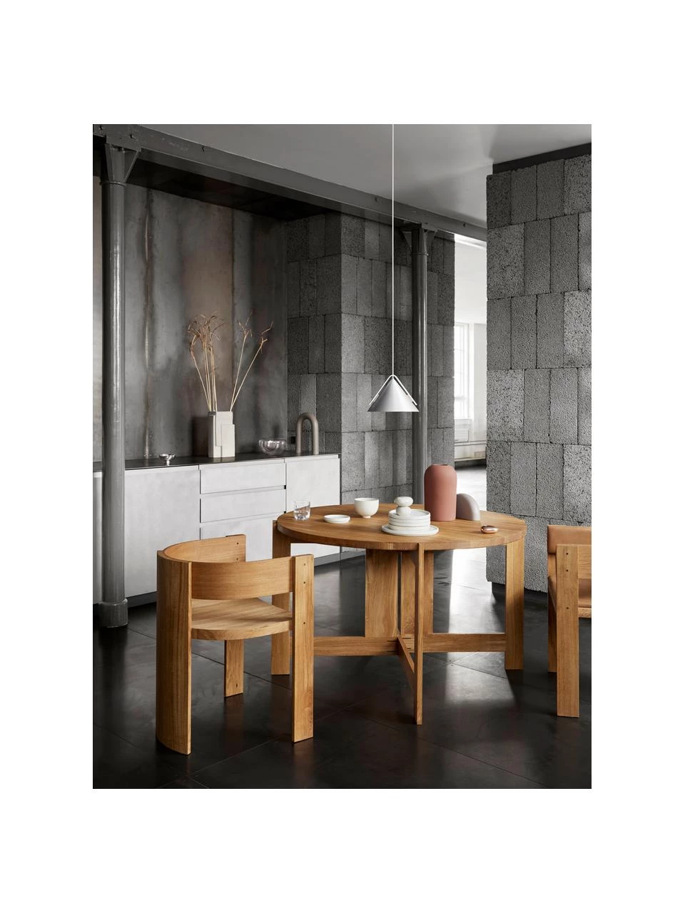 Kristina Dam Holz-Armlehnstuhl Collector, B 51 x T 51 cm 4 Kristina Dam Holz-Armlehnstuhl Collector, B 51 x T 51 cm – Bild 2