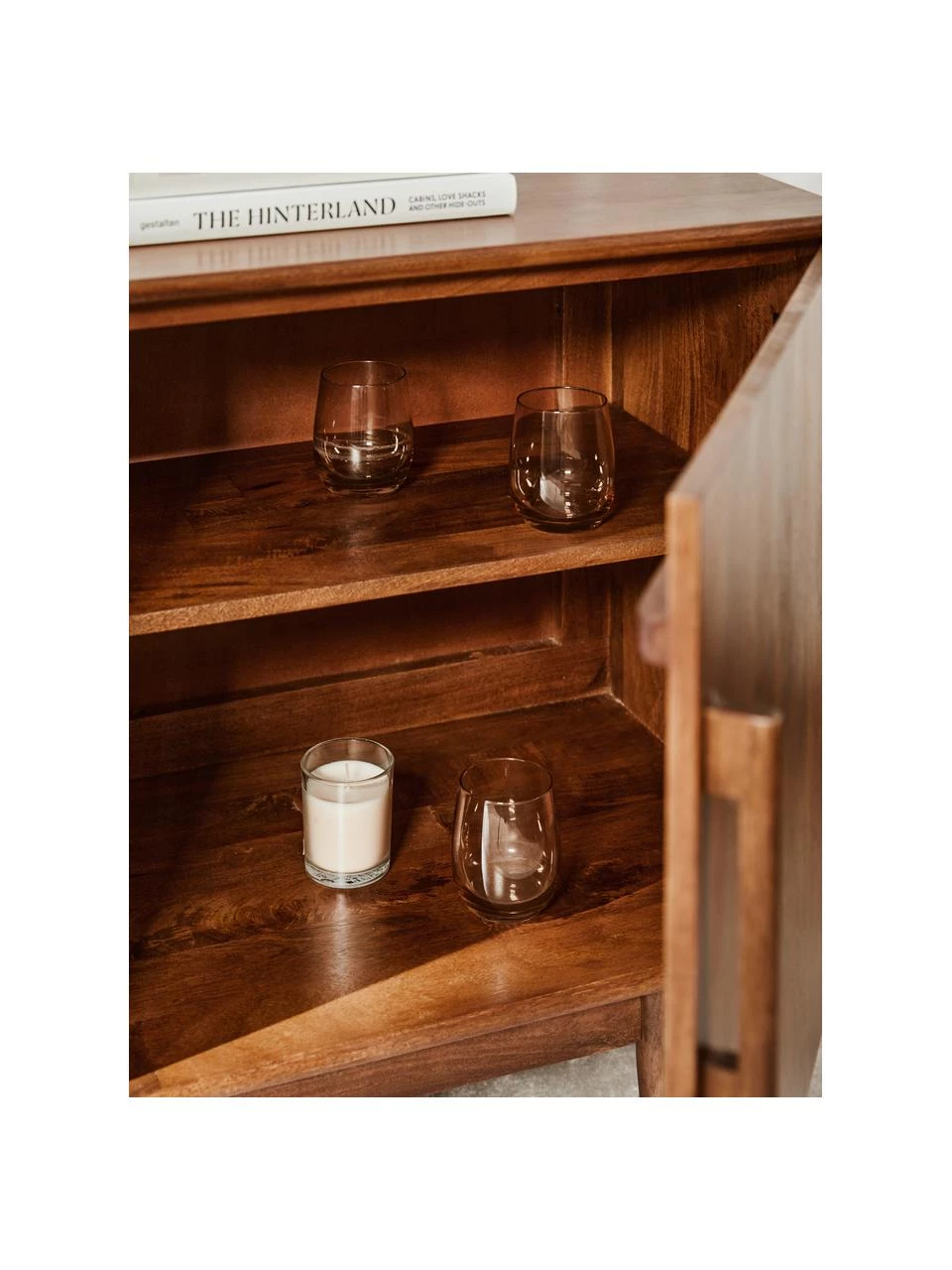 Westwing Collection Retro Sideboard Paul mit Türen aus massivem Mangoholz, B 180 x H 75 cm 5 Westwing Collection Retro Sideboard Paul mit Türen aus massivem Mangoholz, B 180 x H 75 cm – Bild 3