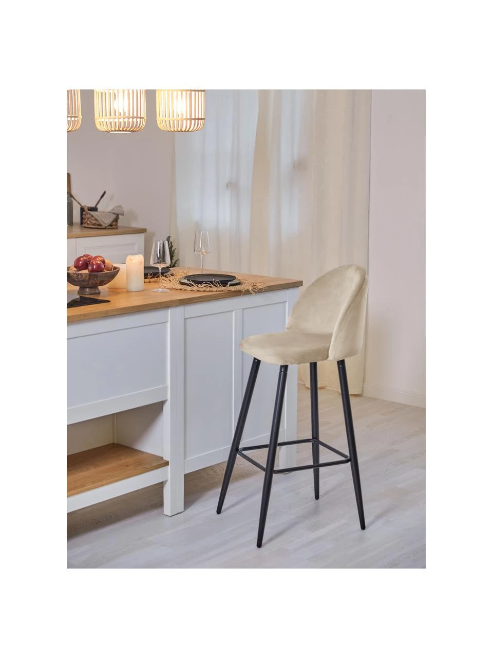 Westwing Collection Samt-Barstuhl Amy in Cremeweiß, B 45 x H 103 cm 4 Westwing Collection Samt-Barstuhl Amy in Cremeweiß, B 45 x H 103 cm – Bild 2