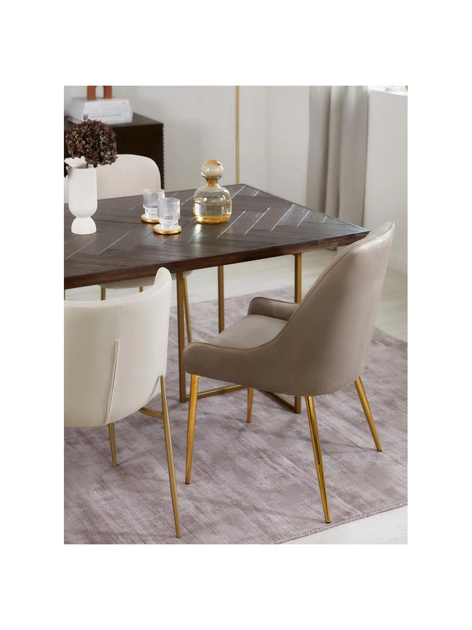 Westwing Collection Samt-Polsterstuhl Ava in Taupe, B 53 x T 60 cm 4 Westwing Collection Samt-Polsterstuhl Ava in Taupe, B 53 x T 60 cm – Bild 2